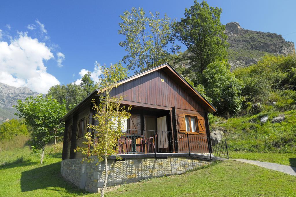 Bungalows La Borda D'Arnaldet Вілланова Екстер'єр фото